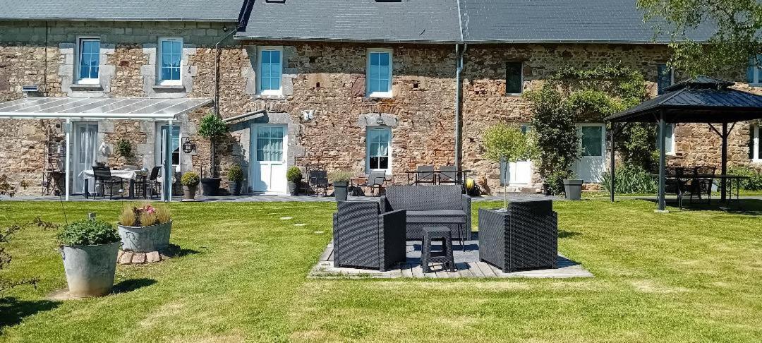 Chambres D'Hotes La Clef Des Champs Montpinchon Exterior photo