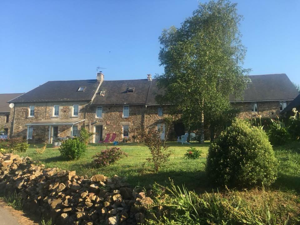 Chambres D'Hotes La Clef Des Champs Montpinchon Exterior photo